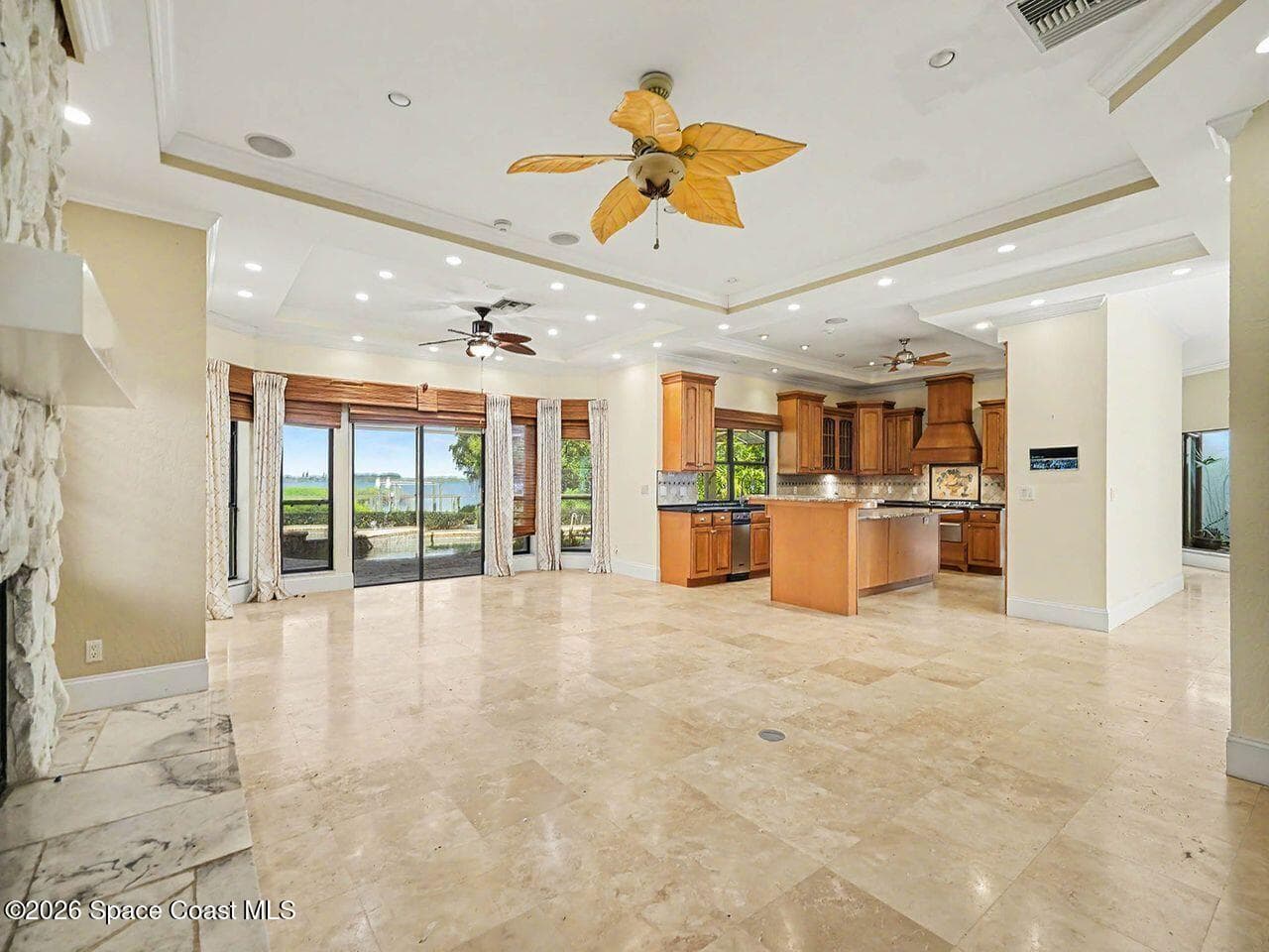 484 Lanternback Island Drive photo 16