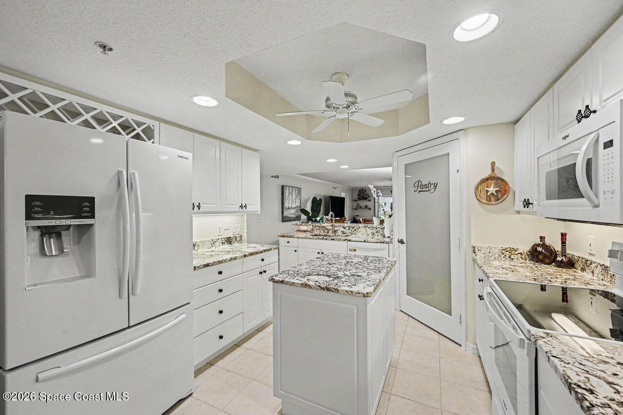 8941 Lake Drive 202 photo 6