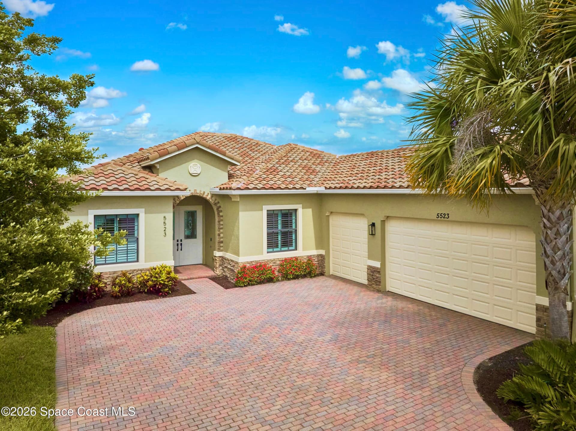 5523 49th Avenue photo 10