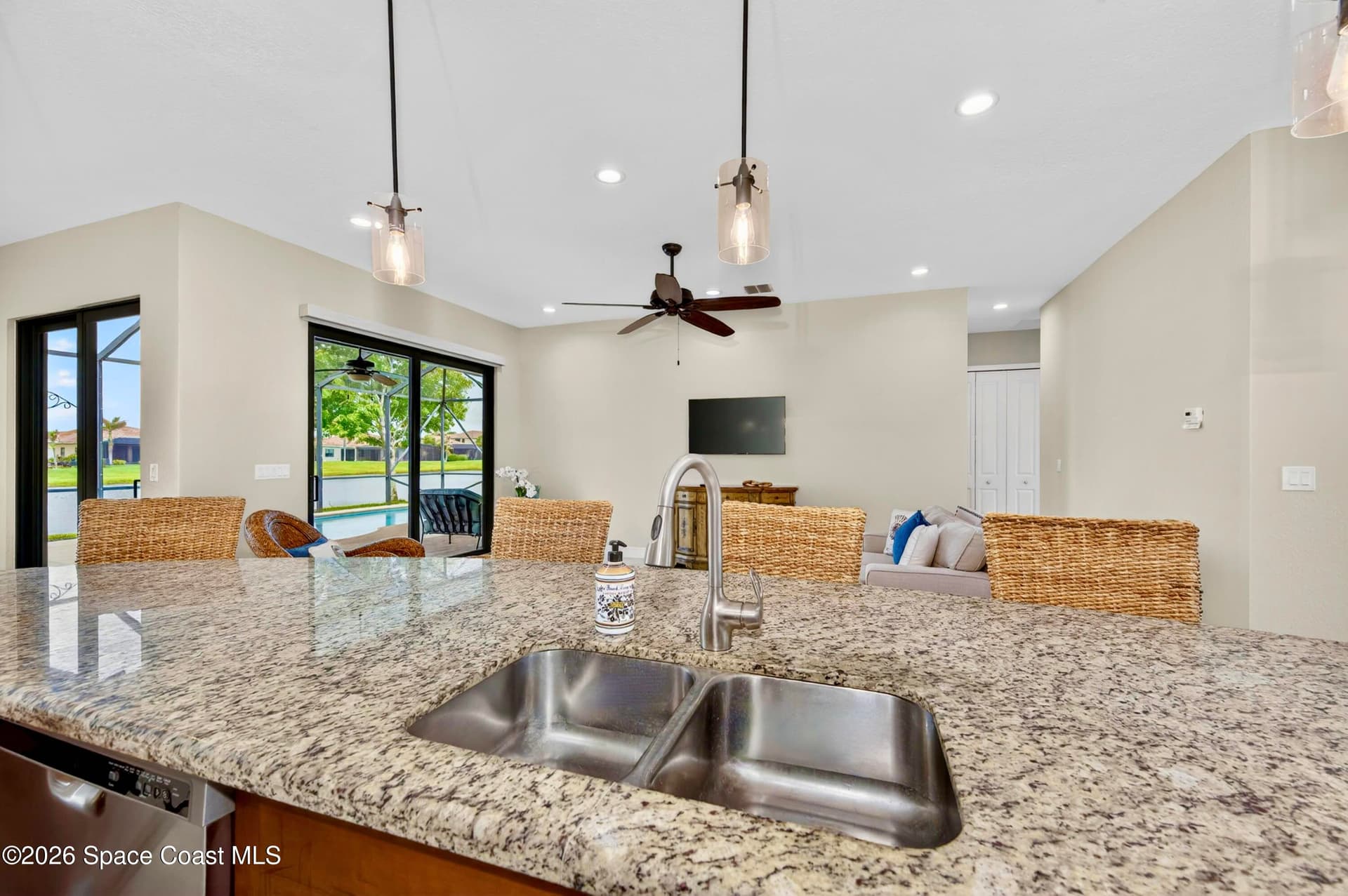 5523 49th Avenue photo 23