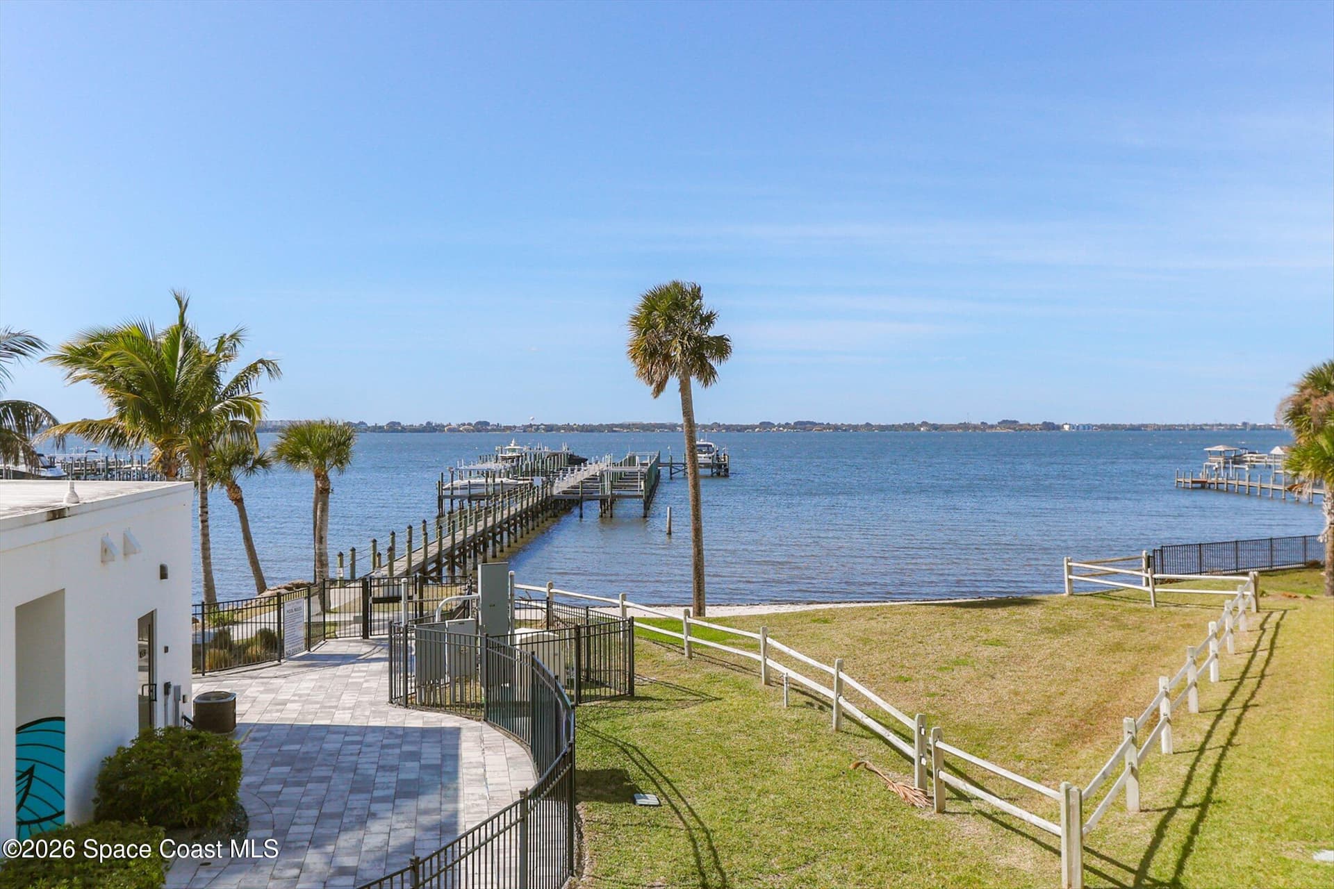 225 Strand Drive 204 photo 2
