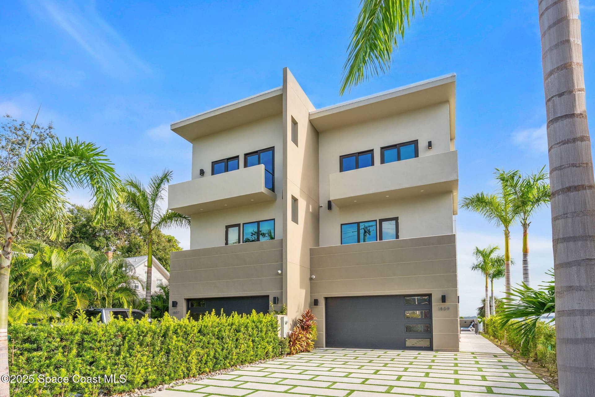 1807, 1809 Riverview Drive photo 3
