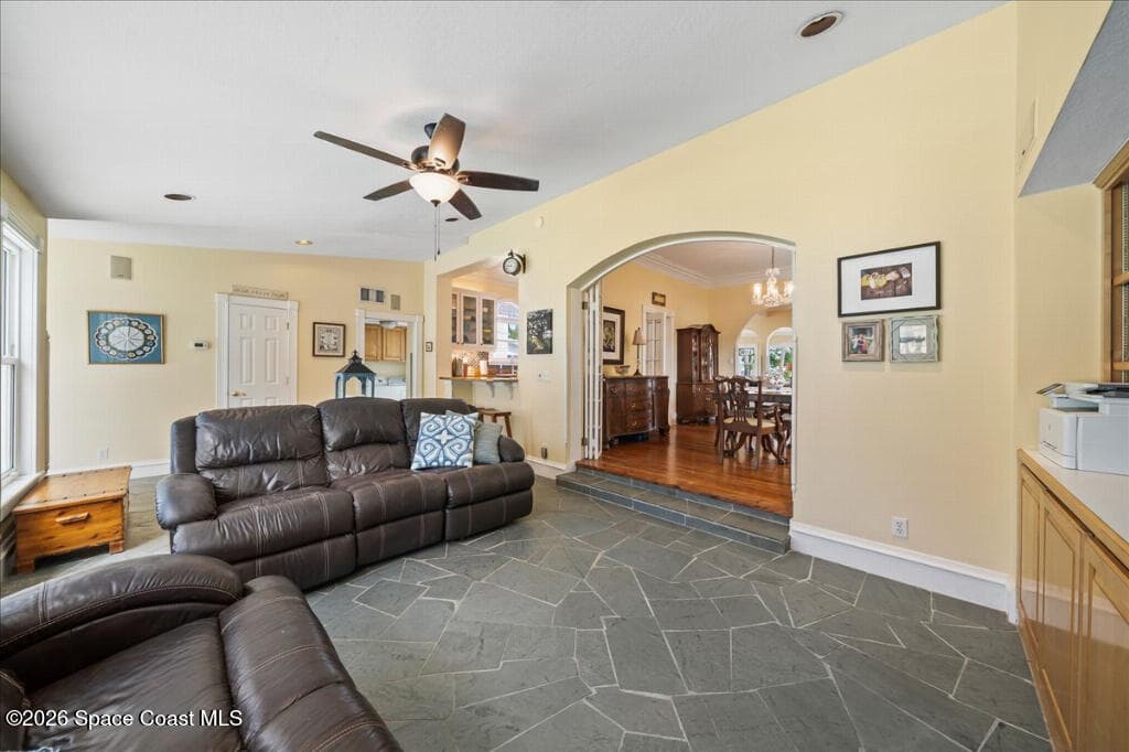 1110 Riverside Drive photo 12