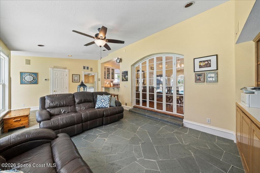 1110 Riverside Drive photo 13