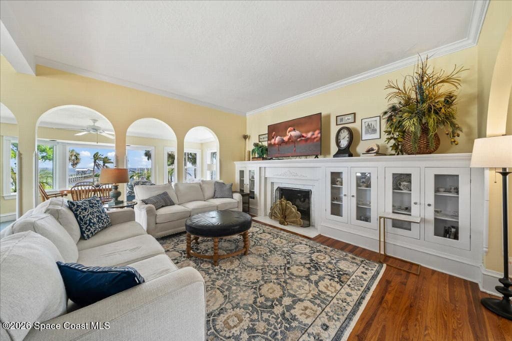 1110 Riverside Drive photo 8