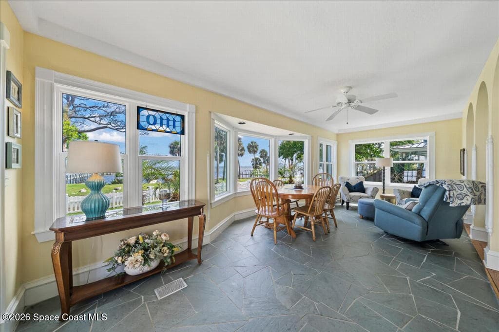 1110 Riverside Drive photo 6