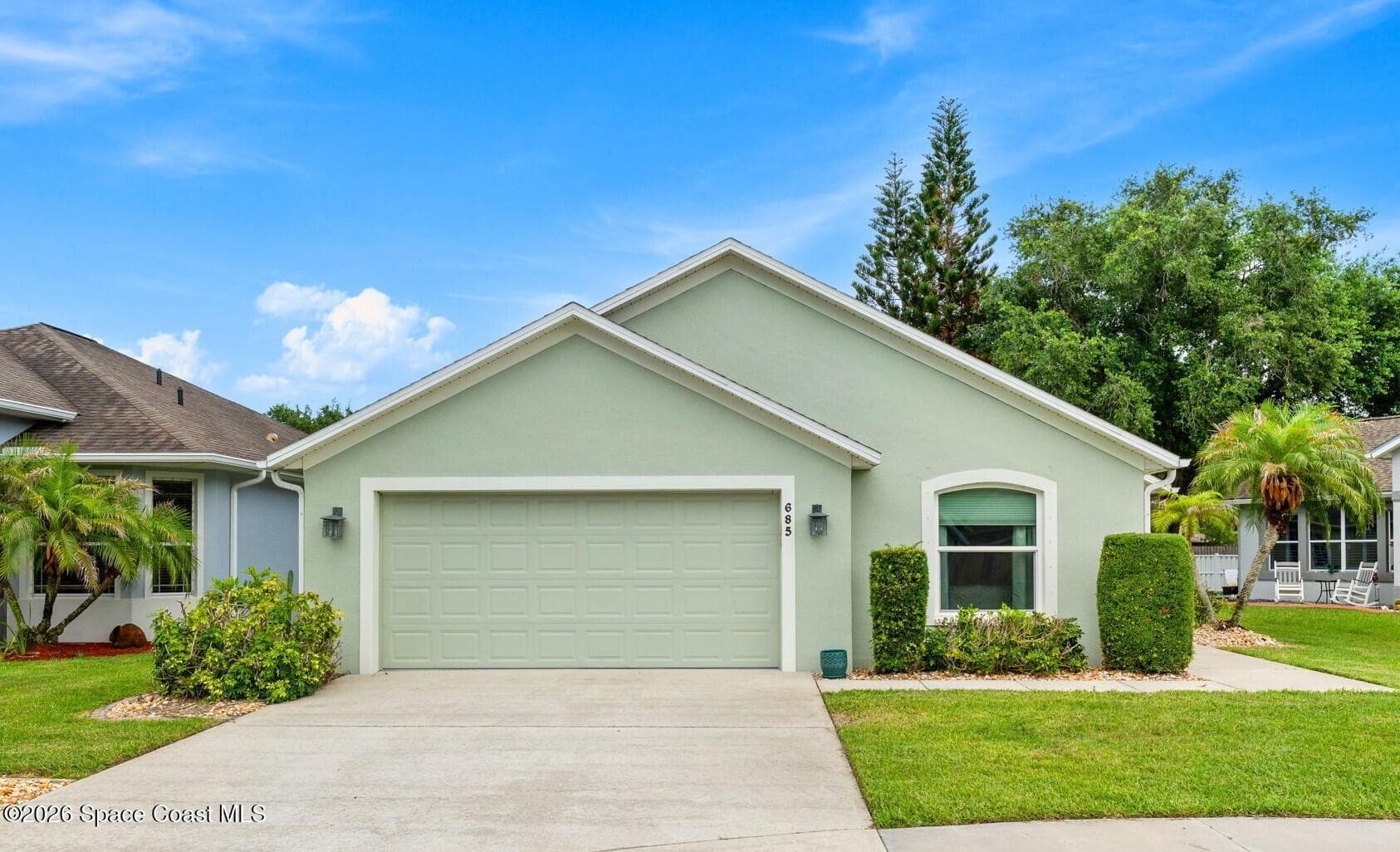 685 Naples Court photo 2
