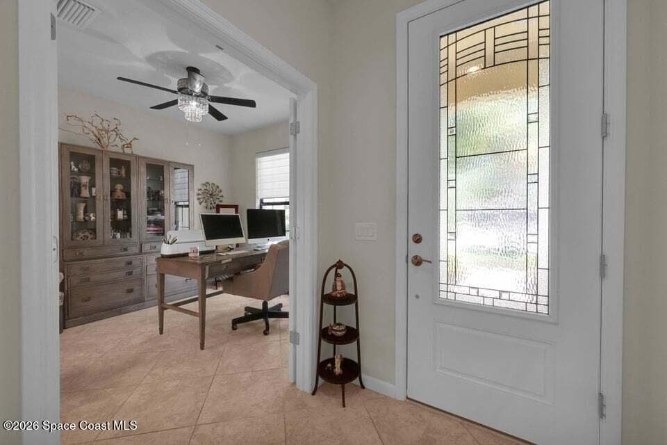 5040 Pendelton Square photo 2