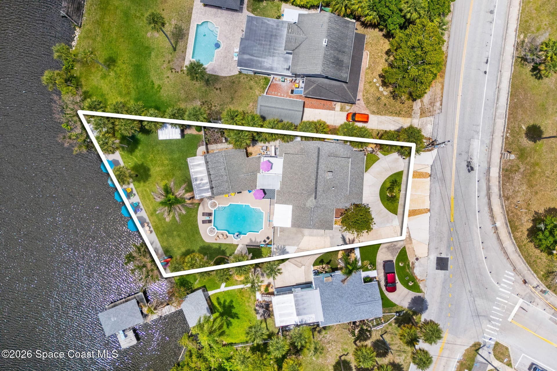 907 E Melbourne Avenue photo 4