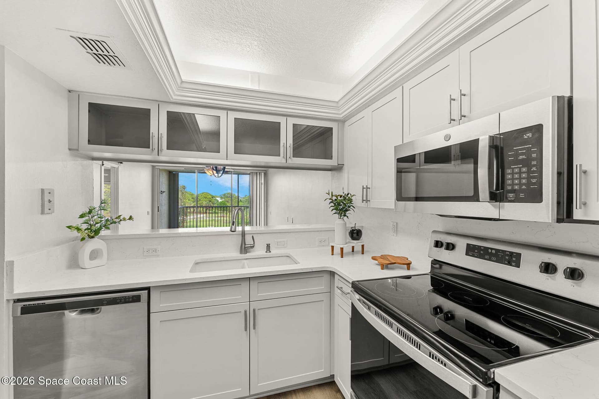 1420 Huntington Lane 2405 photo 2
