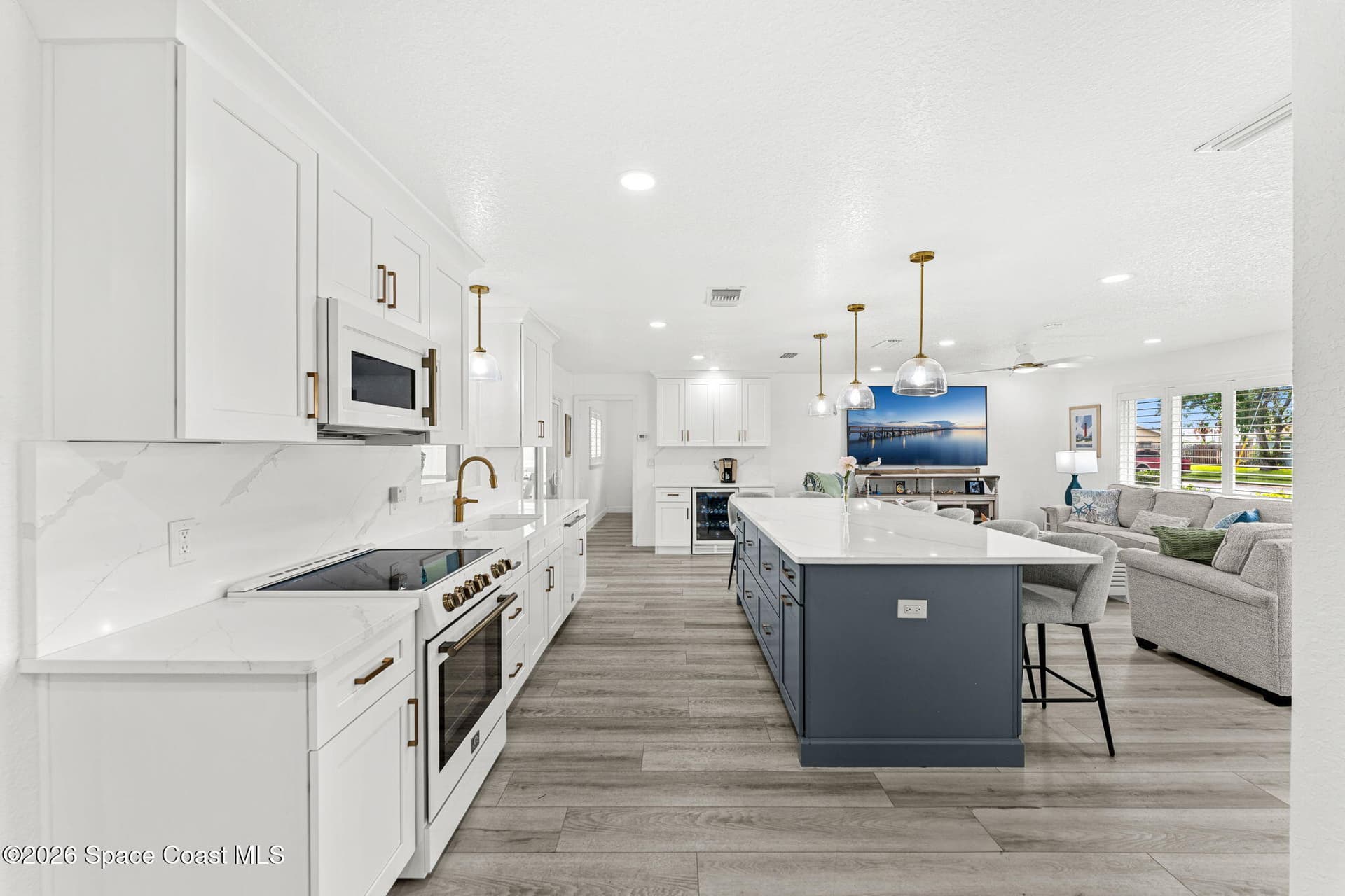 360 Diana Boulevard photo 10