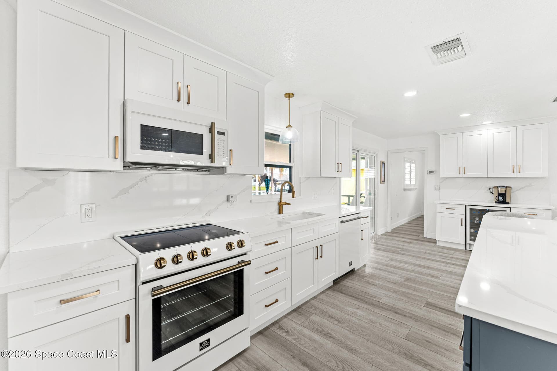 360 Diana Boulevard photo 9