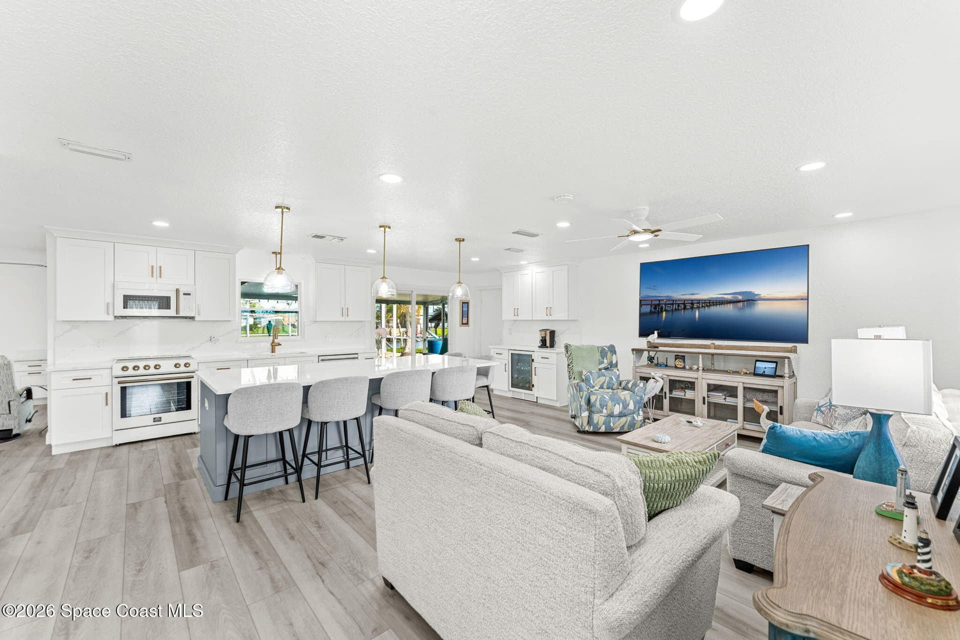 360 Diana Boulevard photo 6