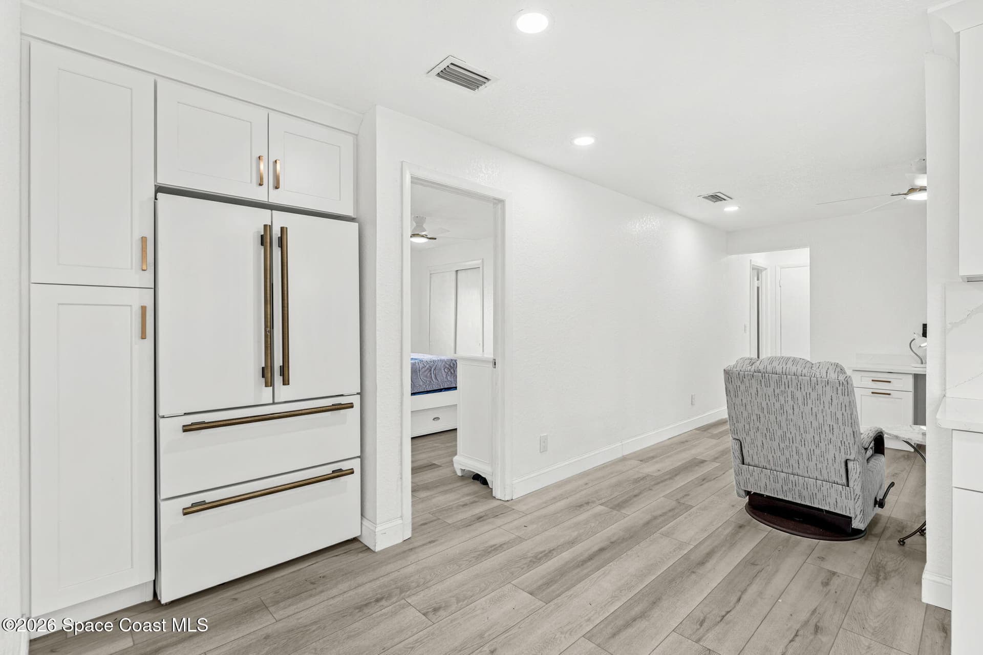 360 Diana Boulevard photo 22