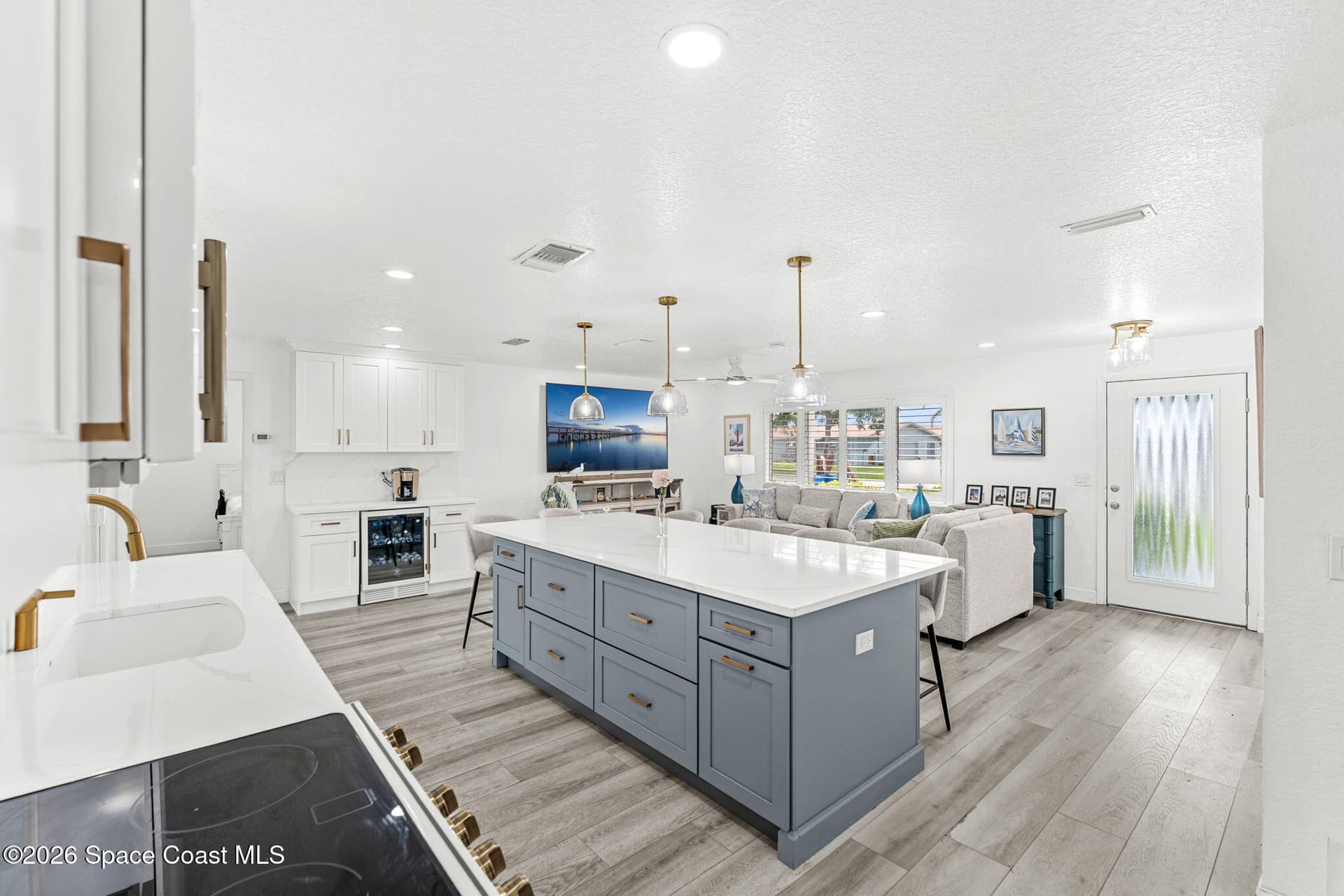 360 Diana Boulevard photo 11