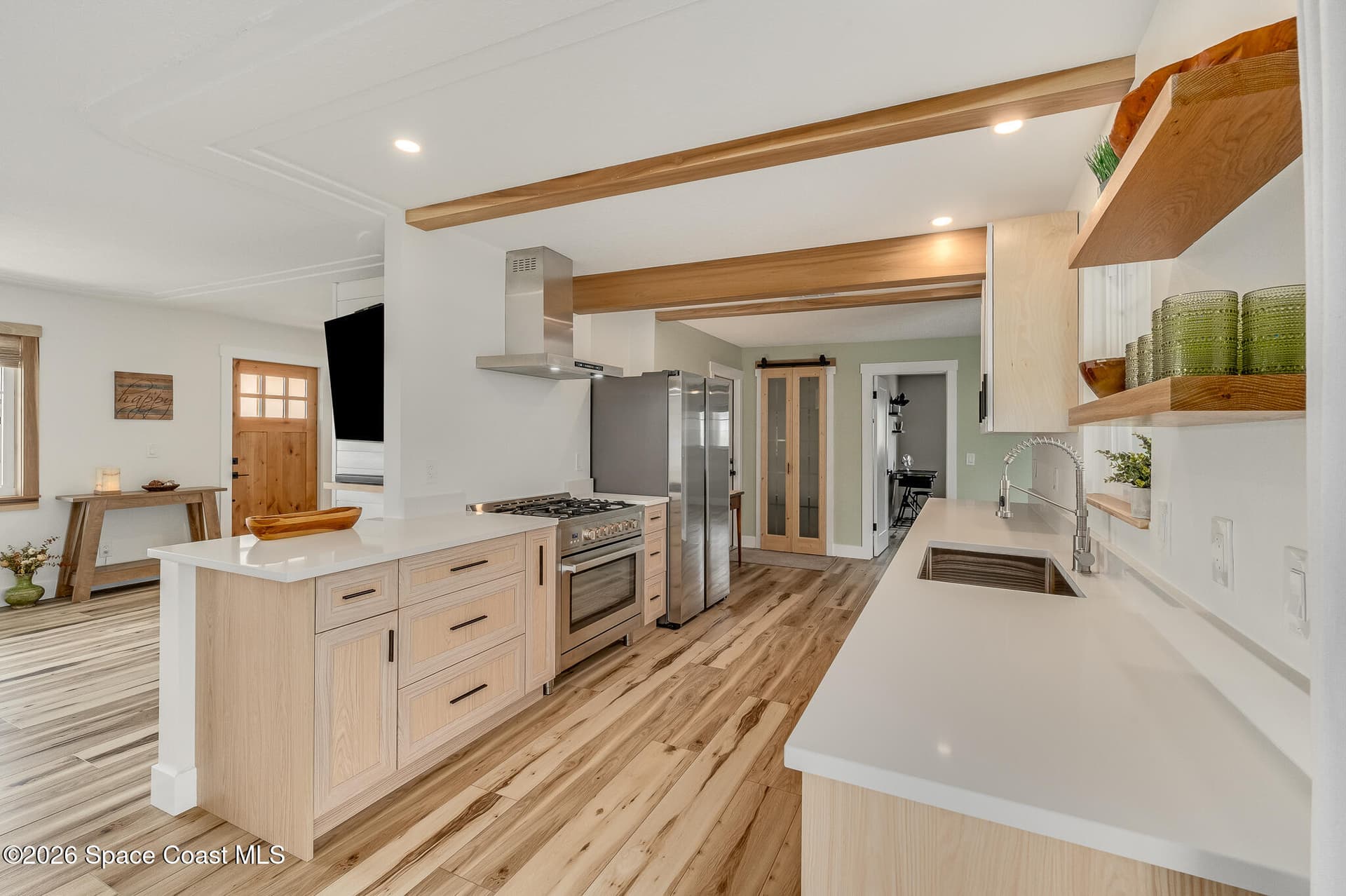 390 Ursa Avenue photo 3
