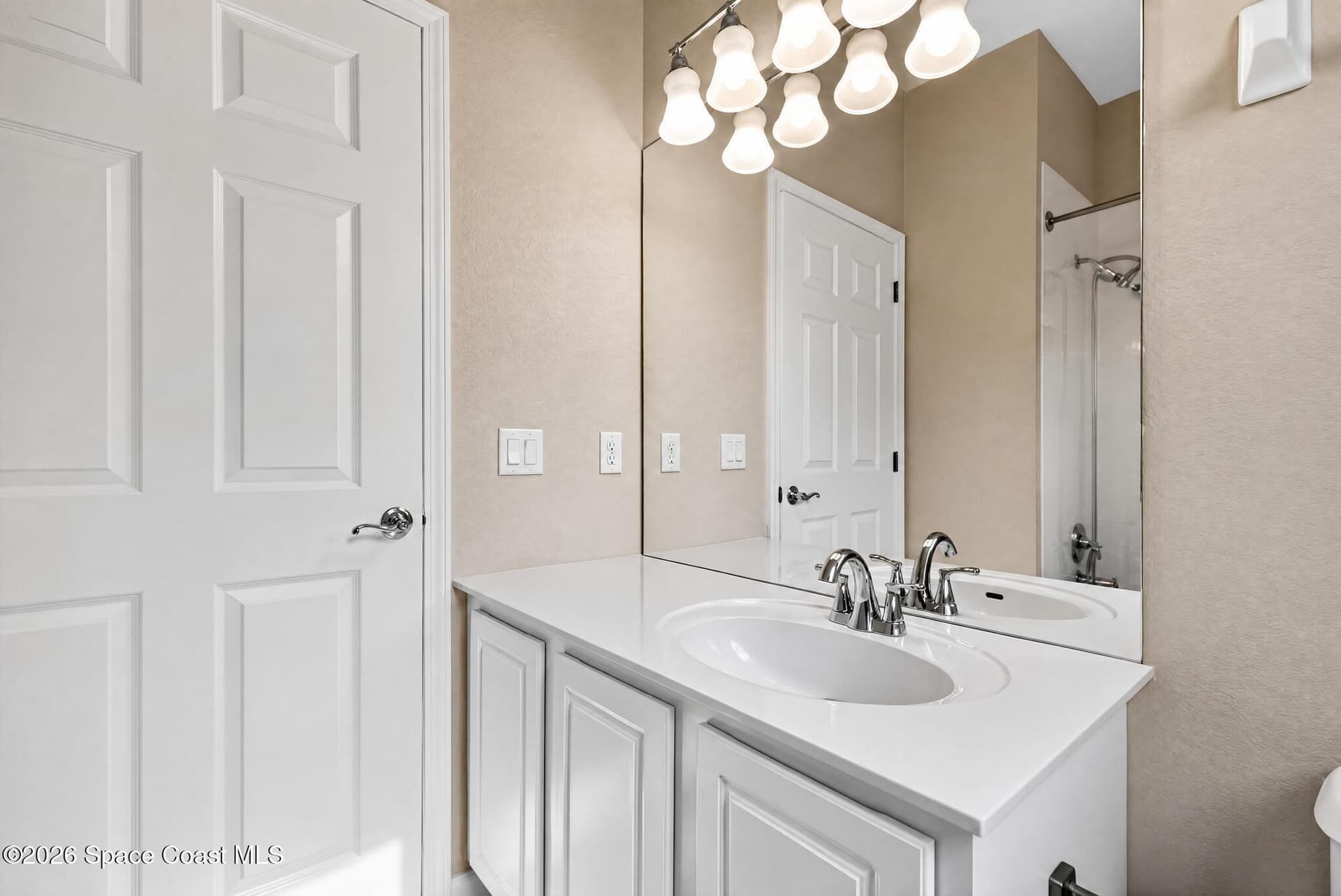 1626 Peregrine Circle 303 photo 20