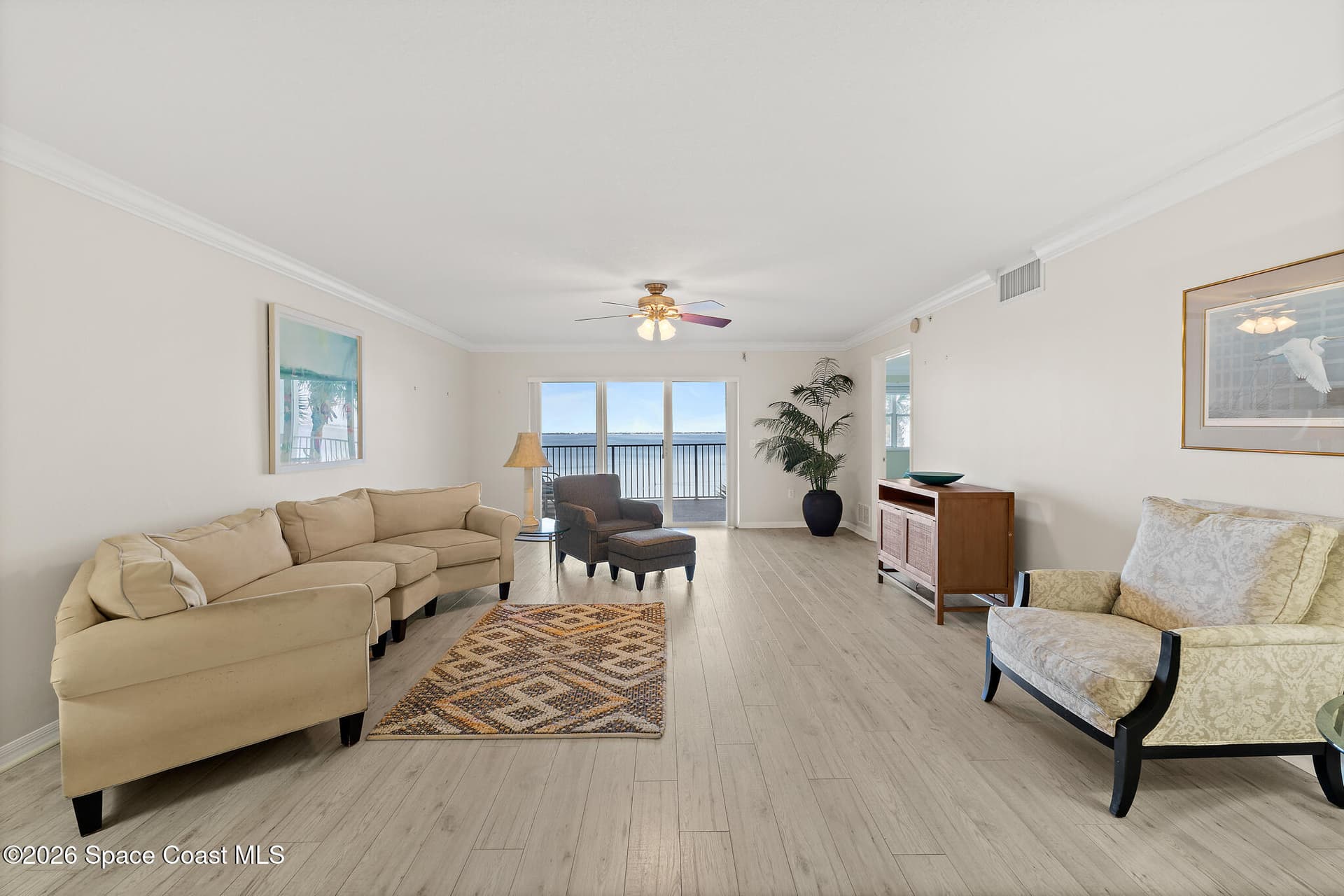 7028 Sevilla Court 202 photo 8