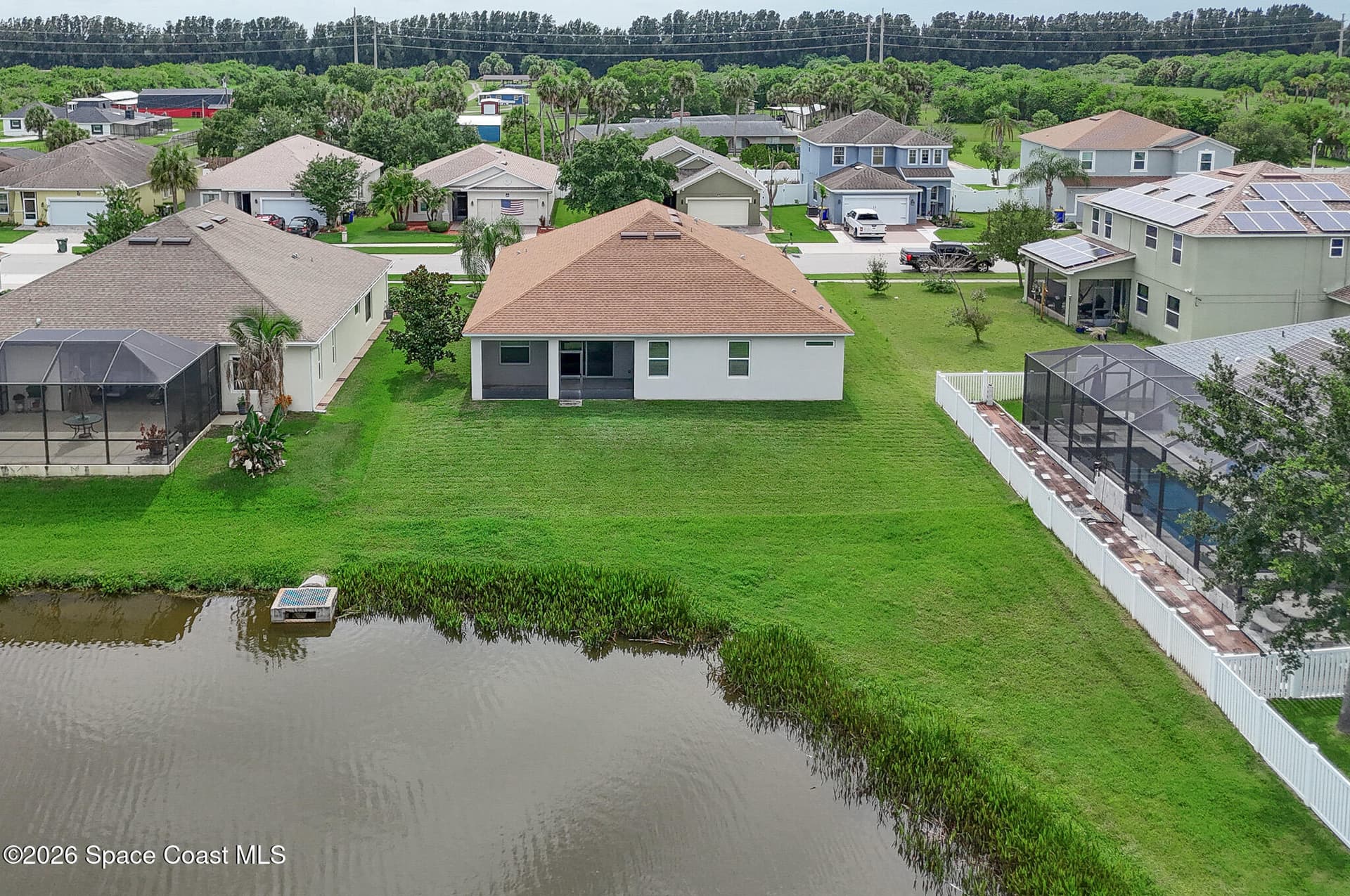 1851 Bridgeport Circle photo 2