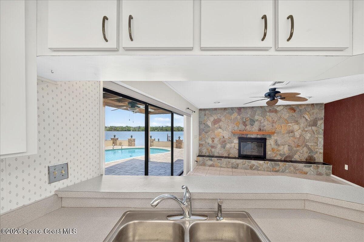 2530 Sykes Creek Drive photo 12