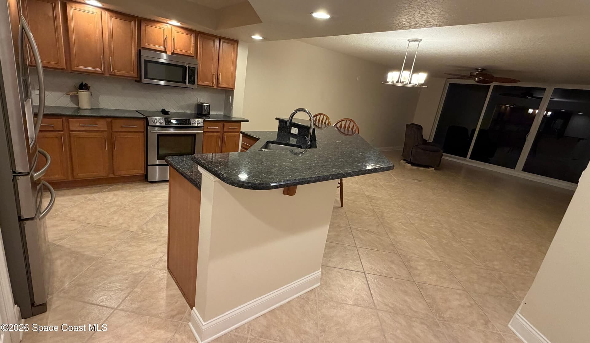550 Jackson Avenue 303 photo 2