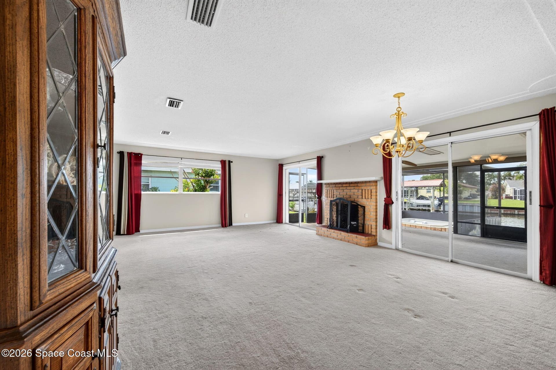 315 Ursa Avenue photo 12