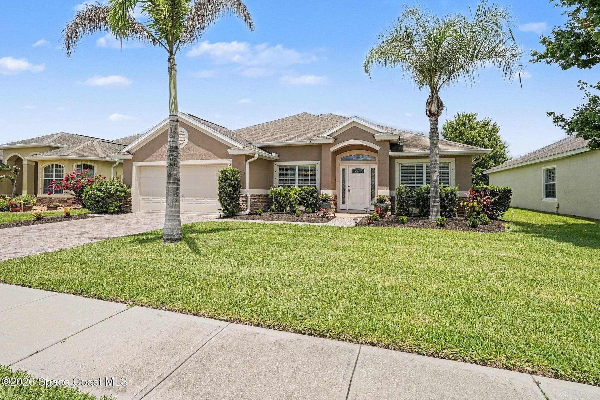 325 Abernathy Circle SE photo 2