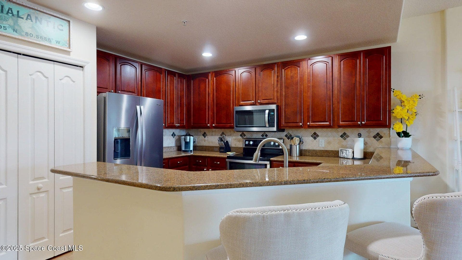 601 N Miramar Avenue 110 photo 17
