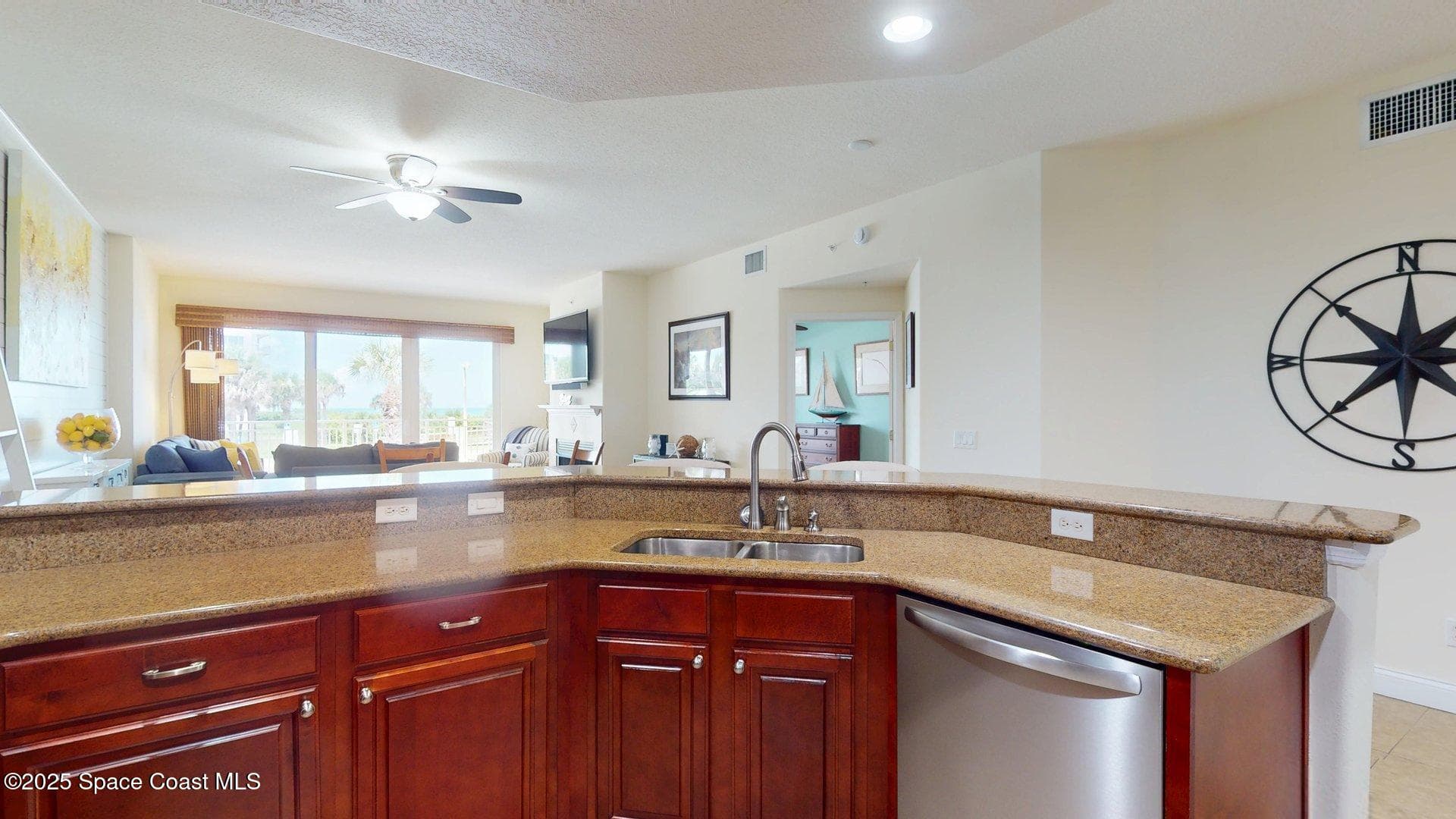 601 N Miramar Avenue 110 photo 19
