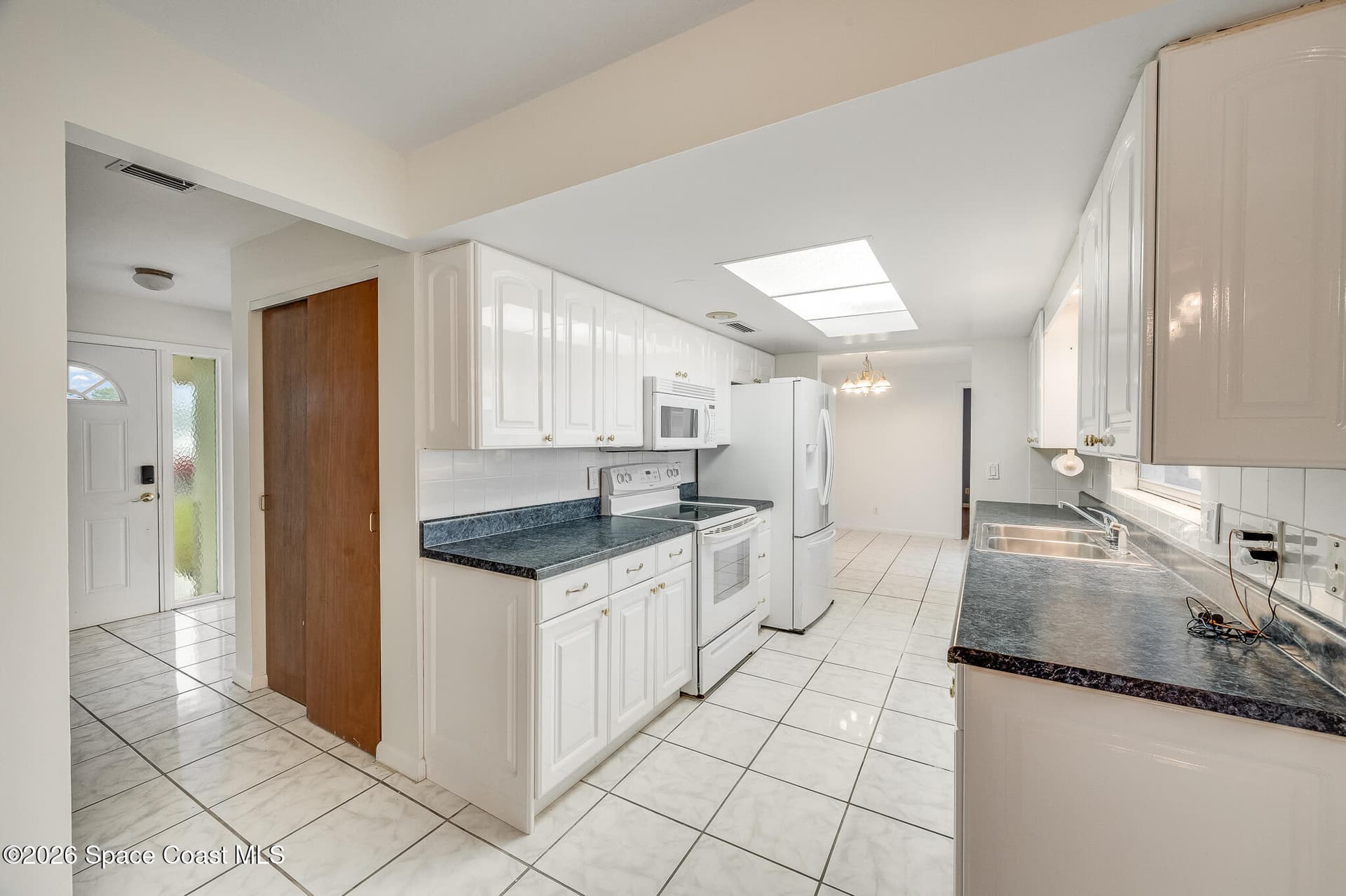 1580 Mercury Street photo 22