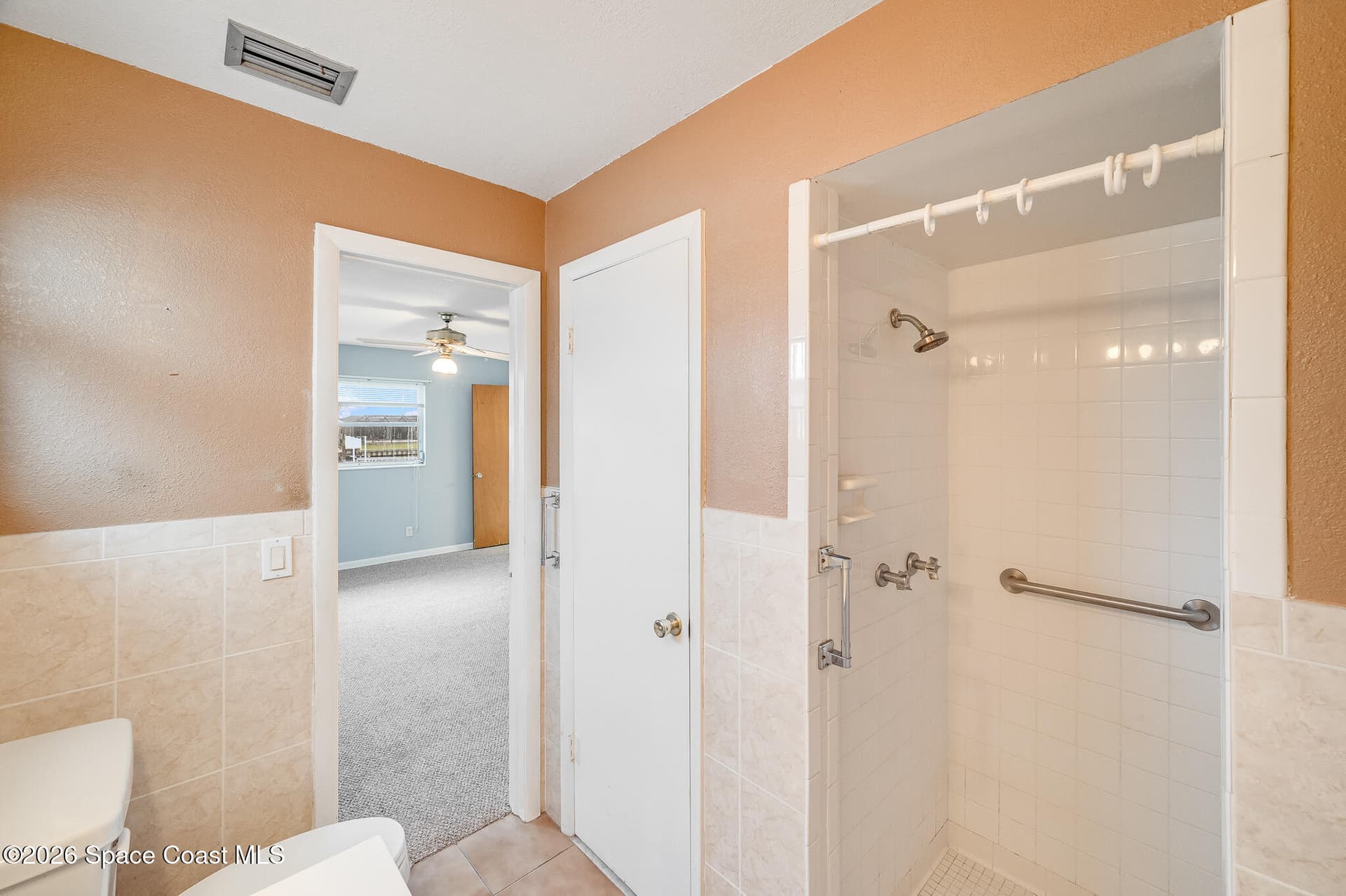 1580 Mercury Street photo 21
