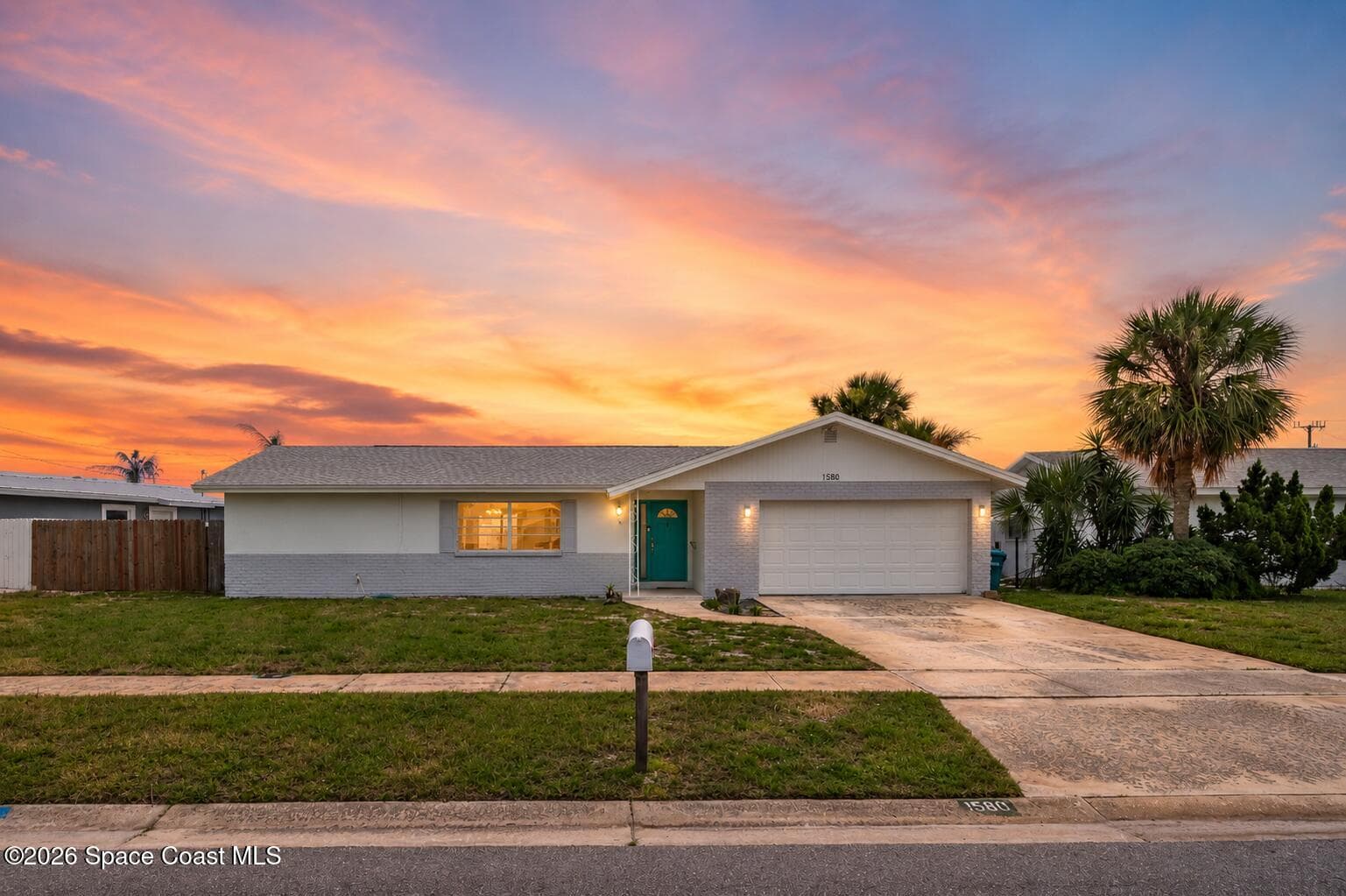 1580 Mercury Street photo 2