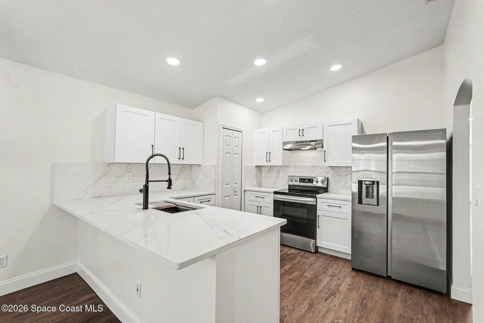 1805 Bayhill Drive photo 12