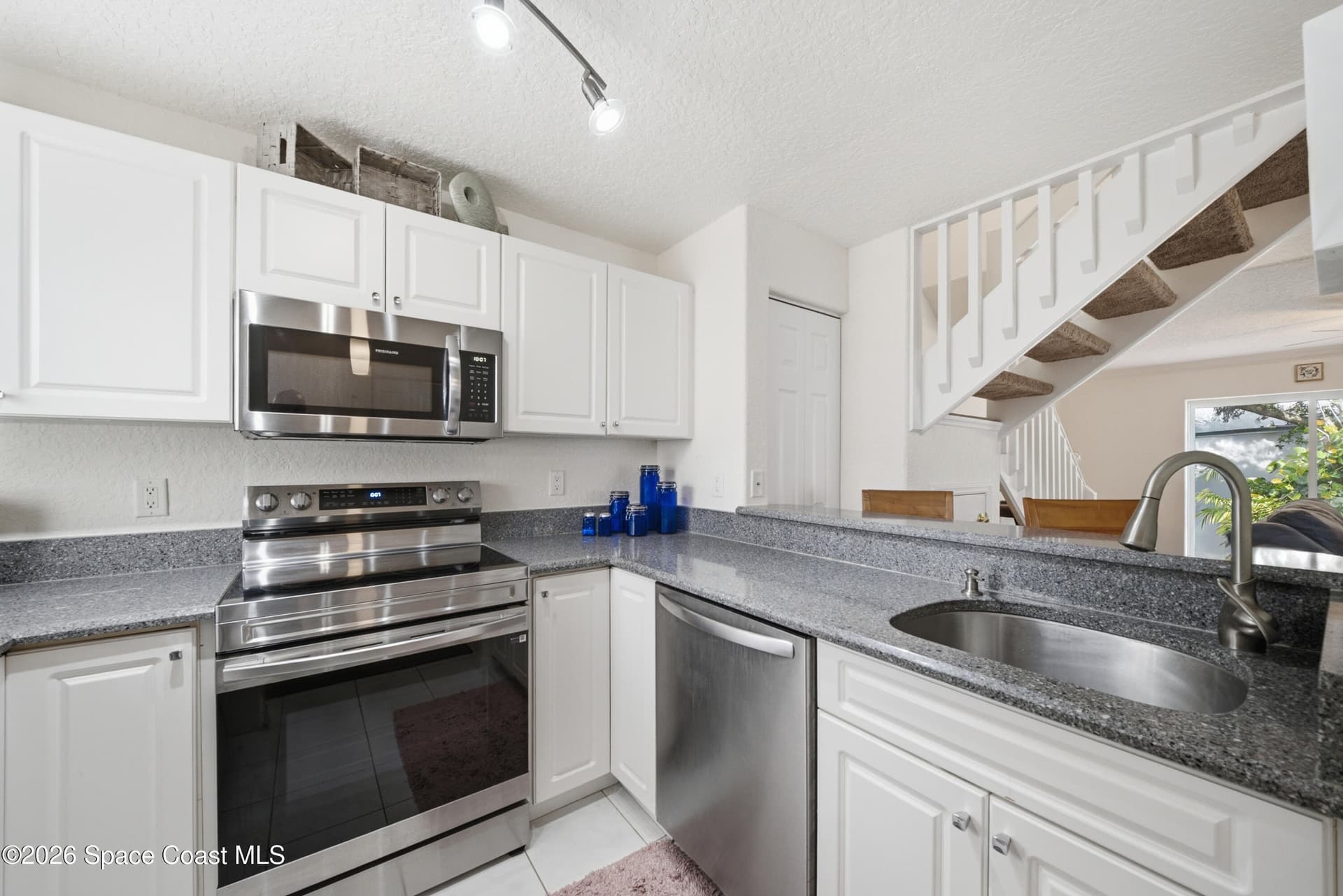 526 Seaport Boulevard T173 photo 7