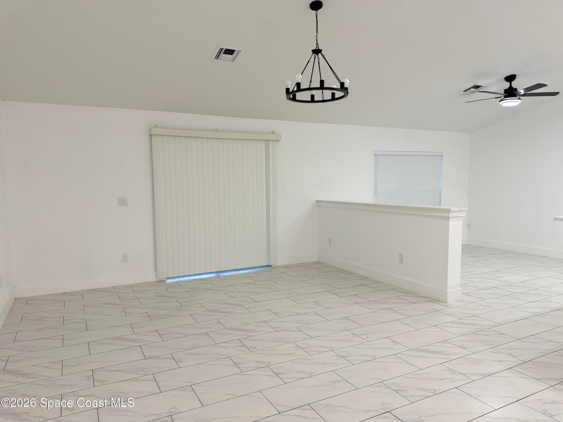 1013 Hammacher Avenue SW photo 4