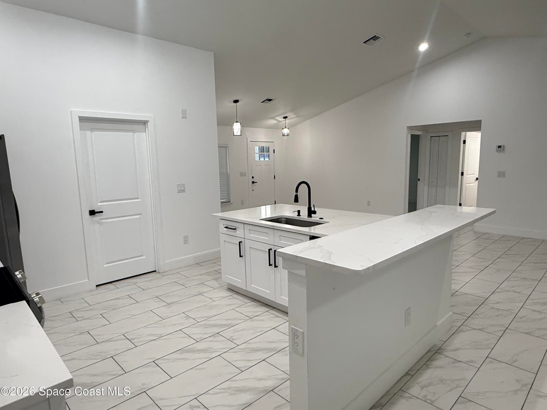 1013 Hammacher Avenue SW photo 8