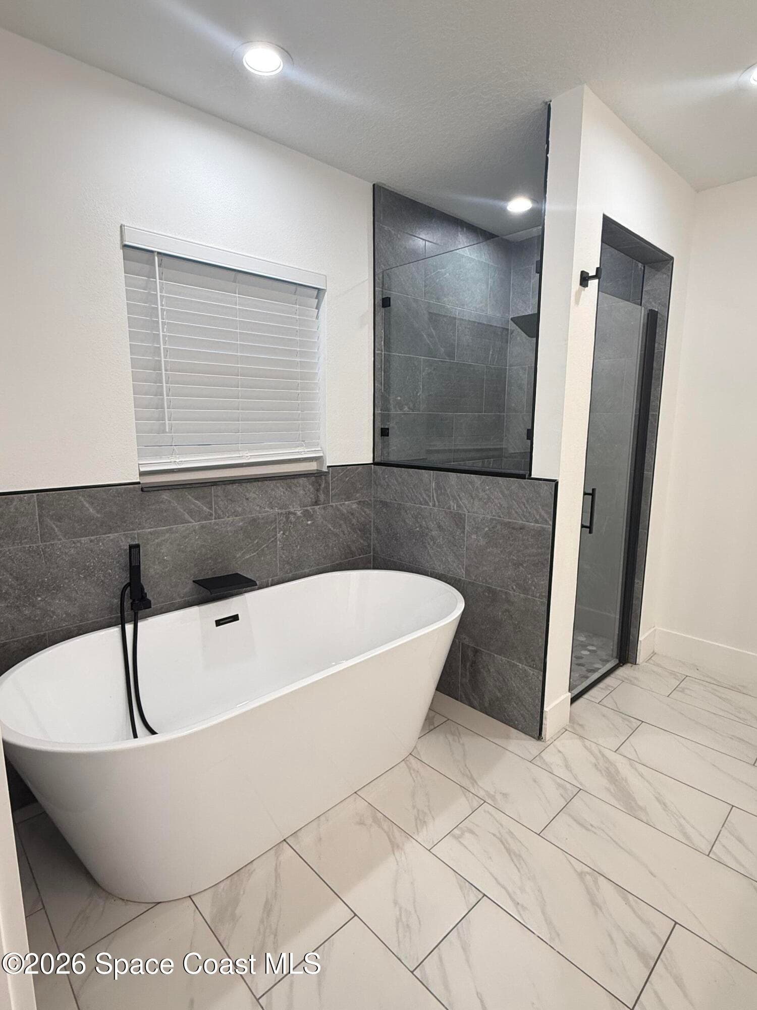 1013 Hammacher Avenue SW photo 14