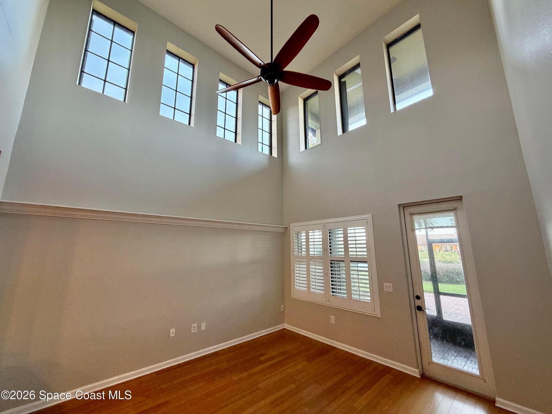 747 Ventura Drive photo 4