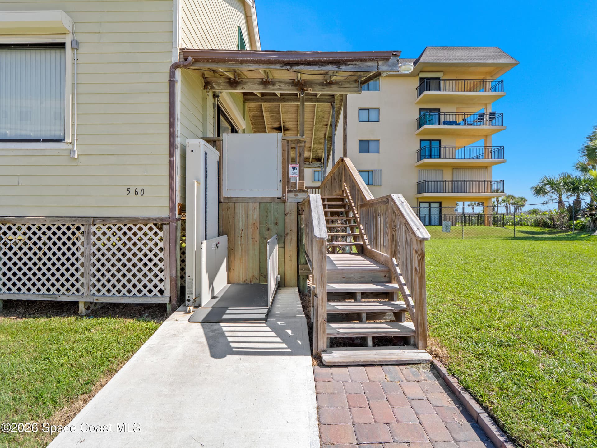 558 Harrison Avenue photo 6