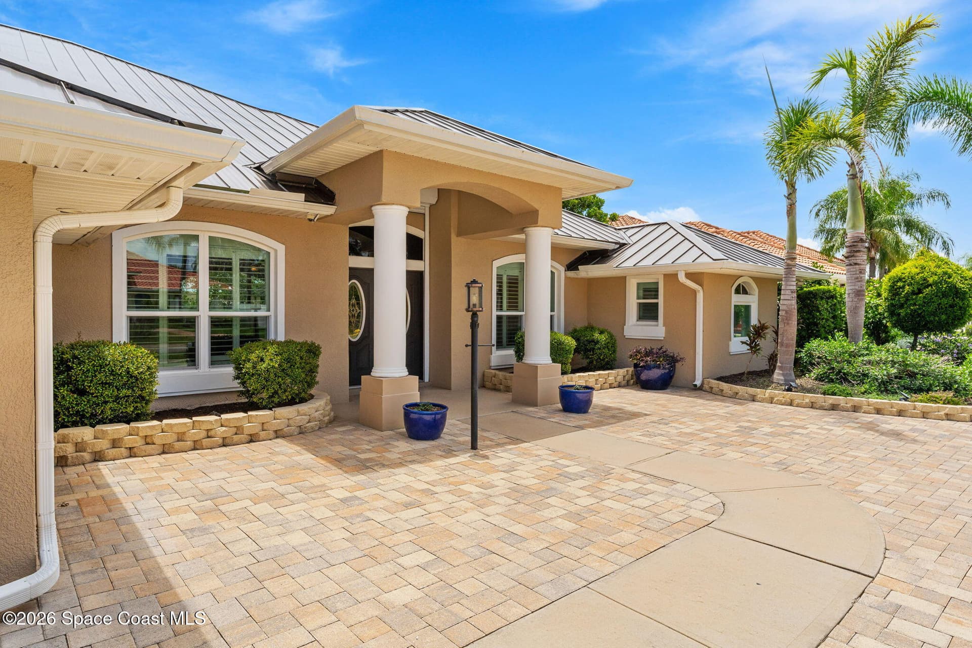 241 Waterside Drive photo 10