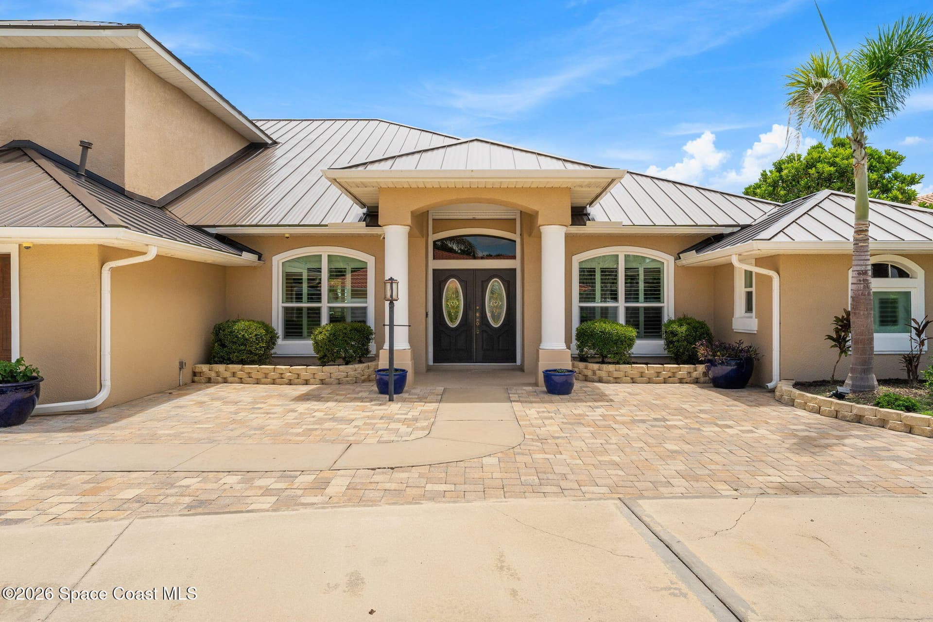 241 Waterside Drive photo 9