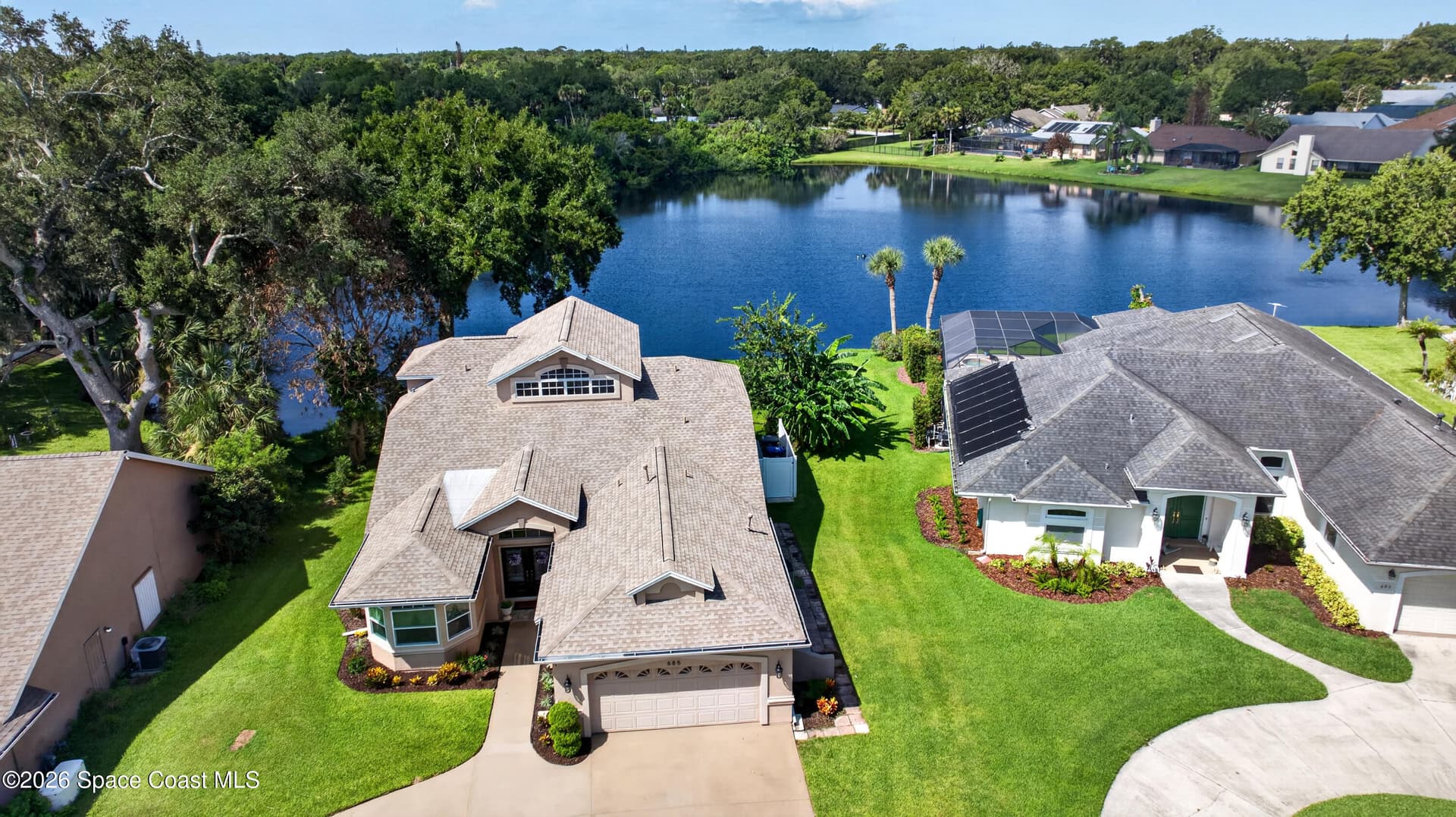 685 Bella Vista Drive photo 2