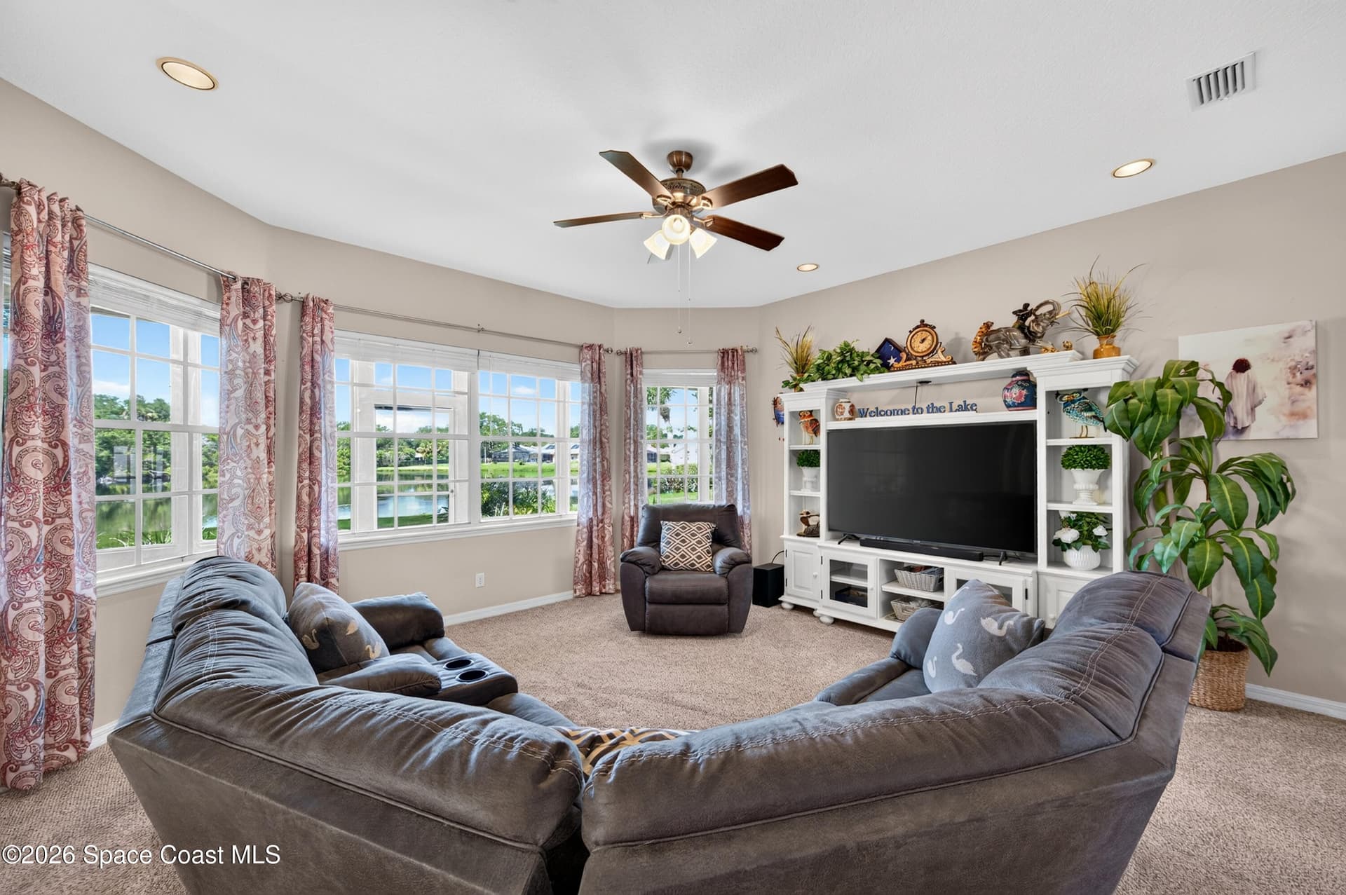685 Bella Vista Drive photo 23