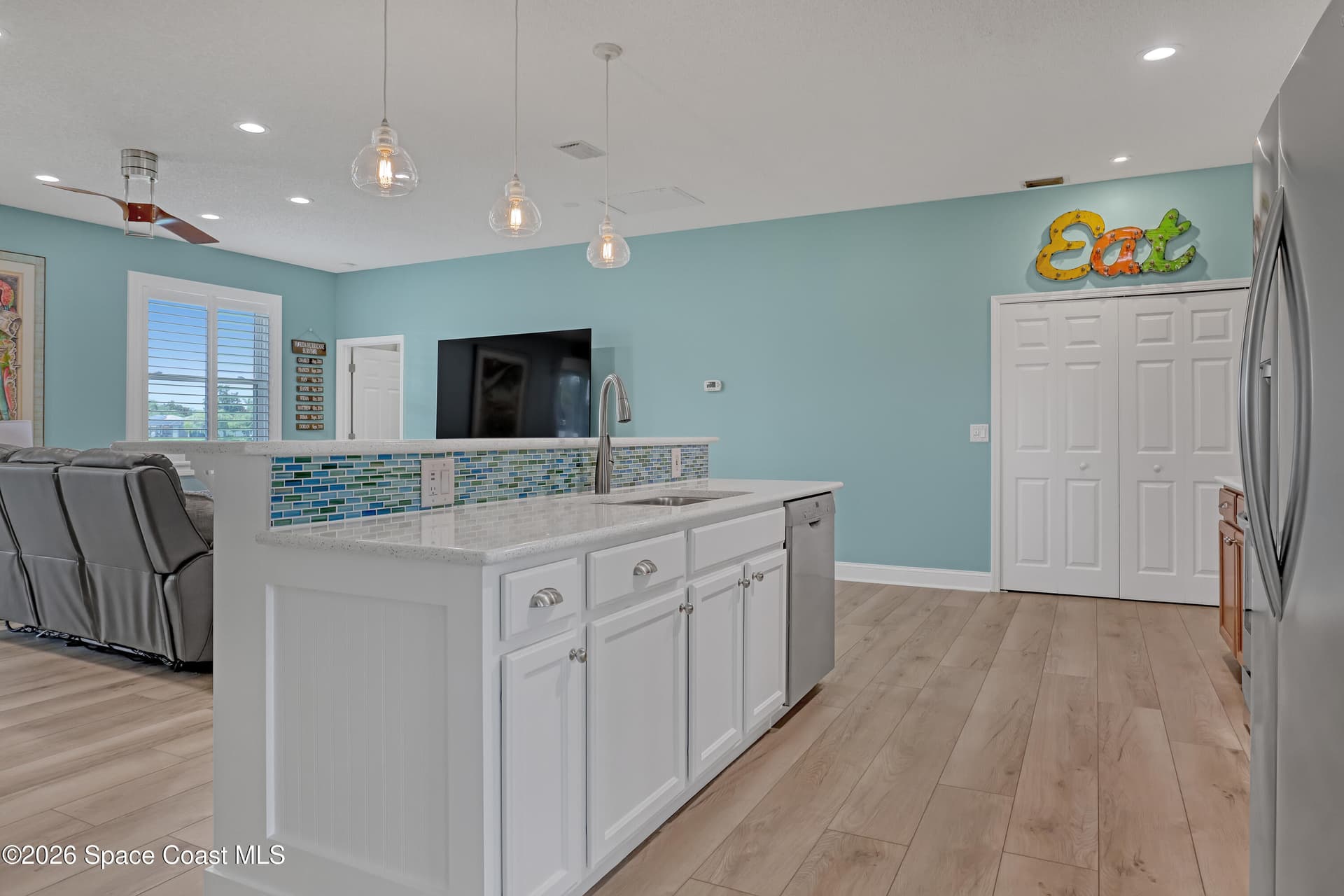 2051 Belmont Way photo 10