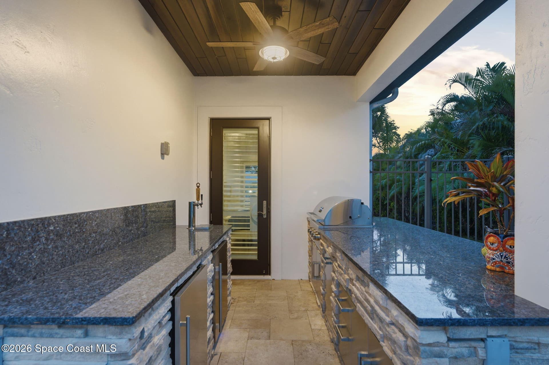 510 N Riverside Drive photo 12