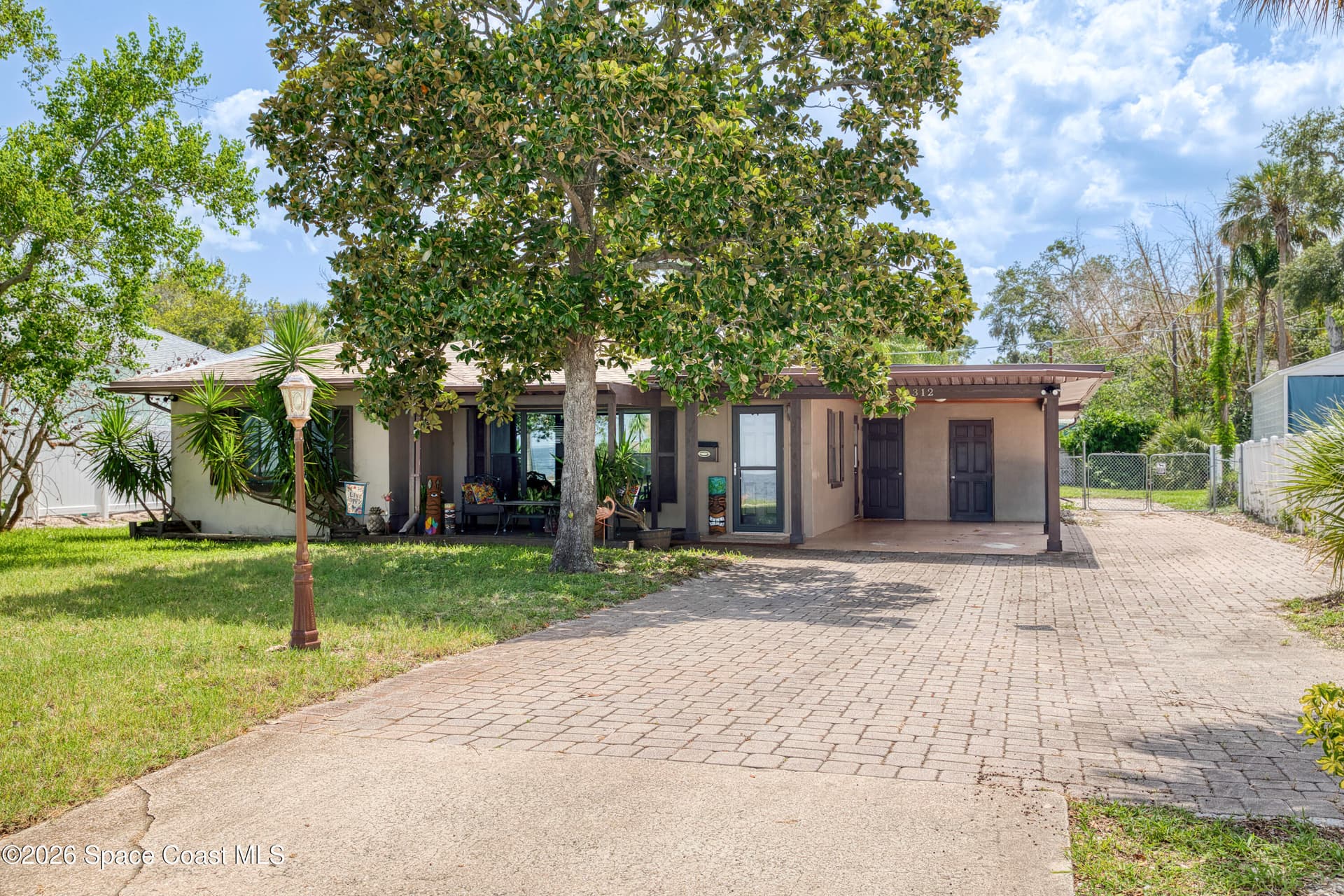 1312 Riverside Drive photo 1