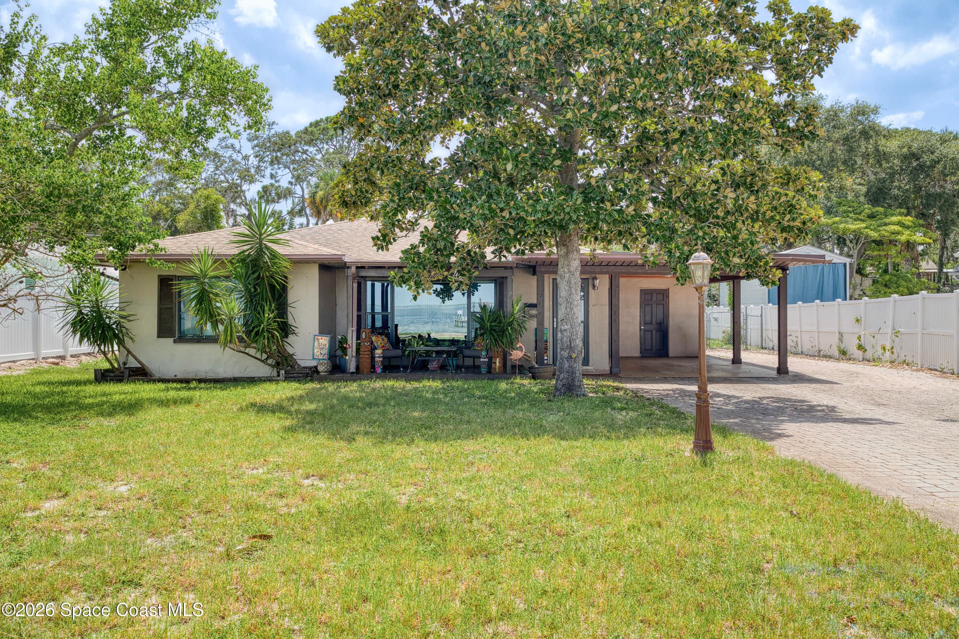 1312 Riverside Drive photo 2
