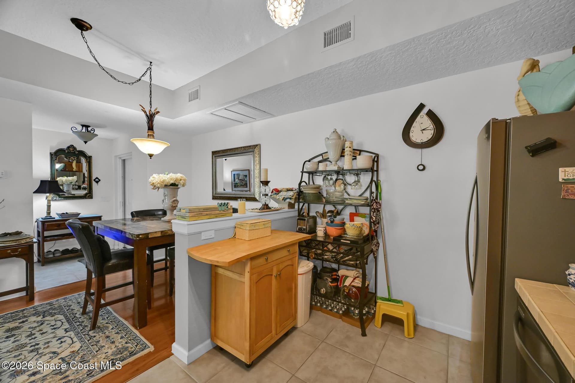 568 7th Square 101 photo 13