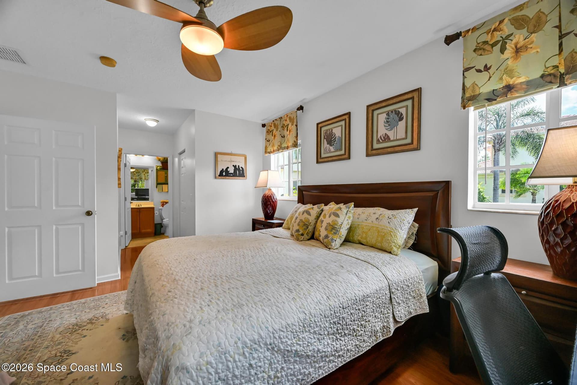 568 7th Square 101 photo 19