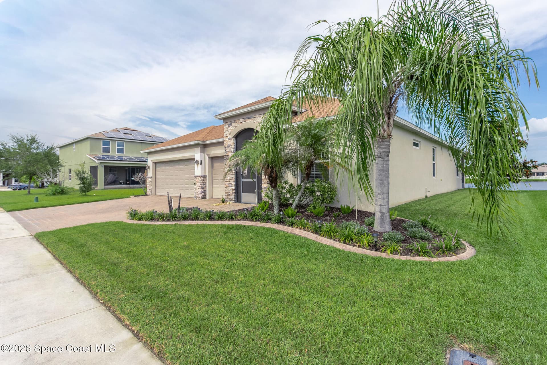 1851 Bridgeport Circle photo 3